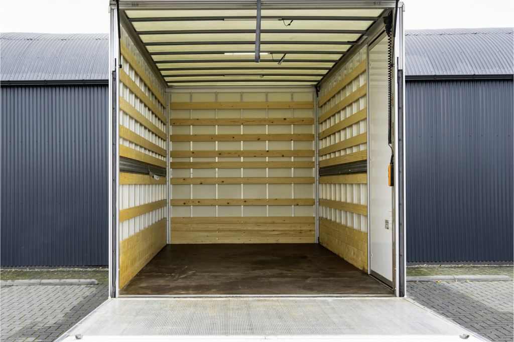 Overige merken Canter 3C15 | Bakwagen met laadklep | Automaat | 1000KG Laadklep | Airco 8