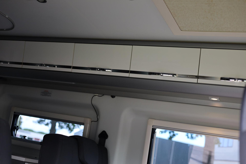 Overige merken TWIN 500 S Aut. | Airco | Zonnepanelen | Navi | Camera | Luifel | Trekhaak | LMV 12