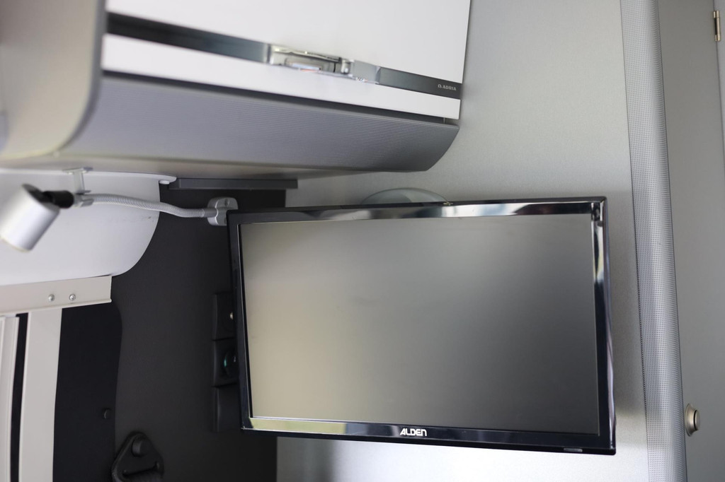 Overige merken TWIN 500 S Aut. | Airco | Zonnepanelen | Navi | Camera | Luifel | Trekhaak | LMV 13