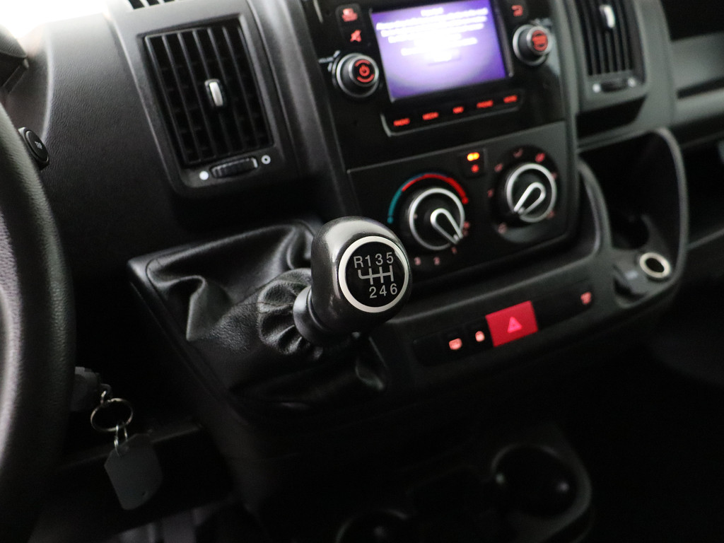 Peugeot Boxer 2.0BlueHDI 130PK L2H2 Pro Glasrestreel | Trekhaak | Navigatie | Camera | Airco | 3-Persoons 16