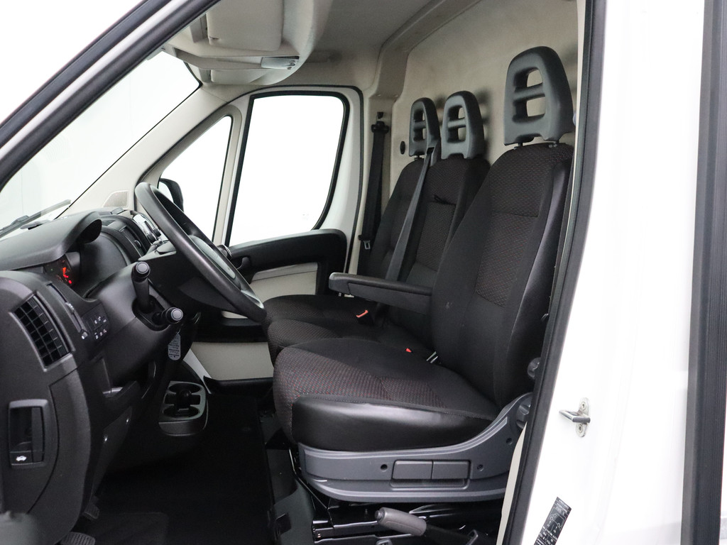Peugeot Boxer 2.0BlueHDI 130PK L2H2 Pro Glasrestreel | Trekhaak | Navigatie | Camera | Airco | 3-Persoons 20