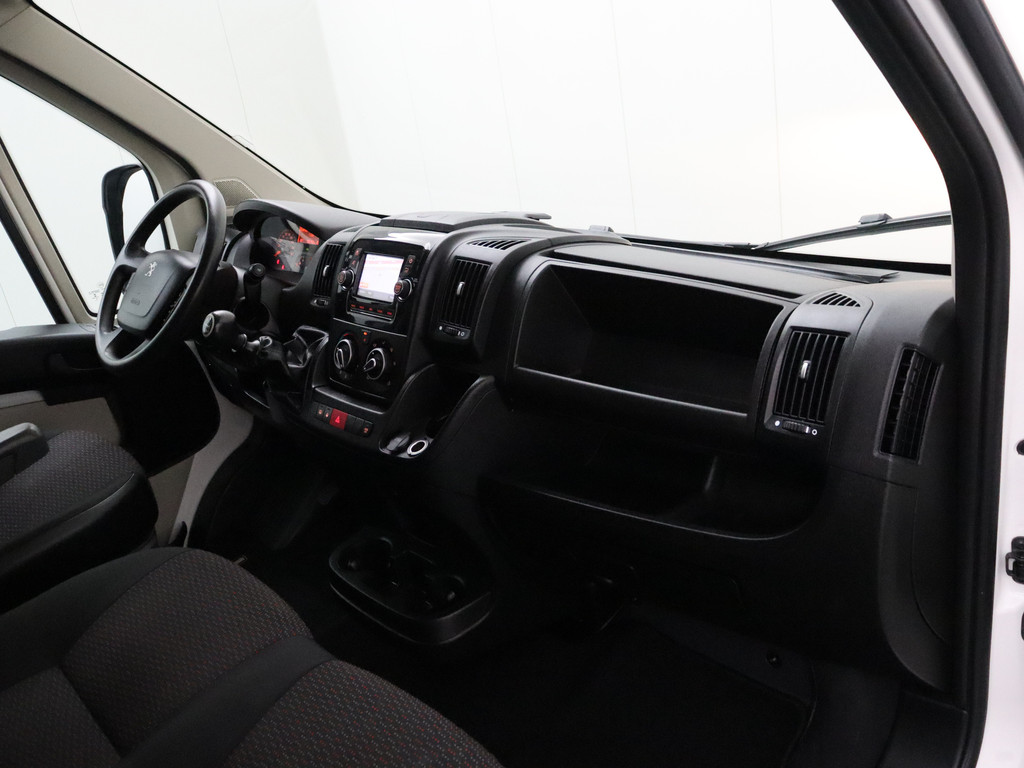 Peugeot Boxer 2.0BlueHDI 130PK L2H2 Pro Glasrestreel | Trekhaak | Navigatie | Camera | Airco | 3-Persoons 21