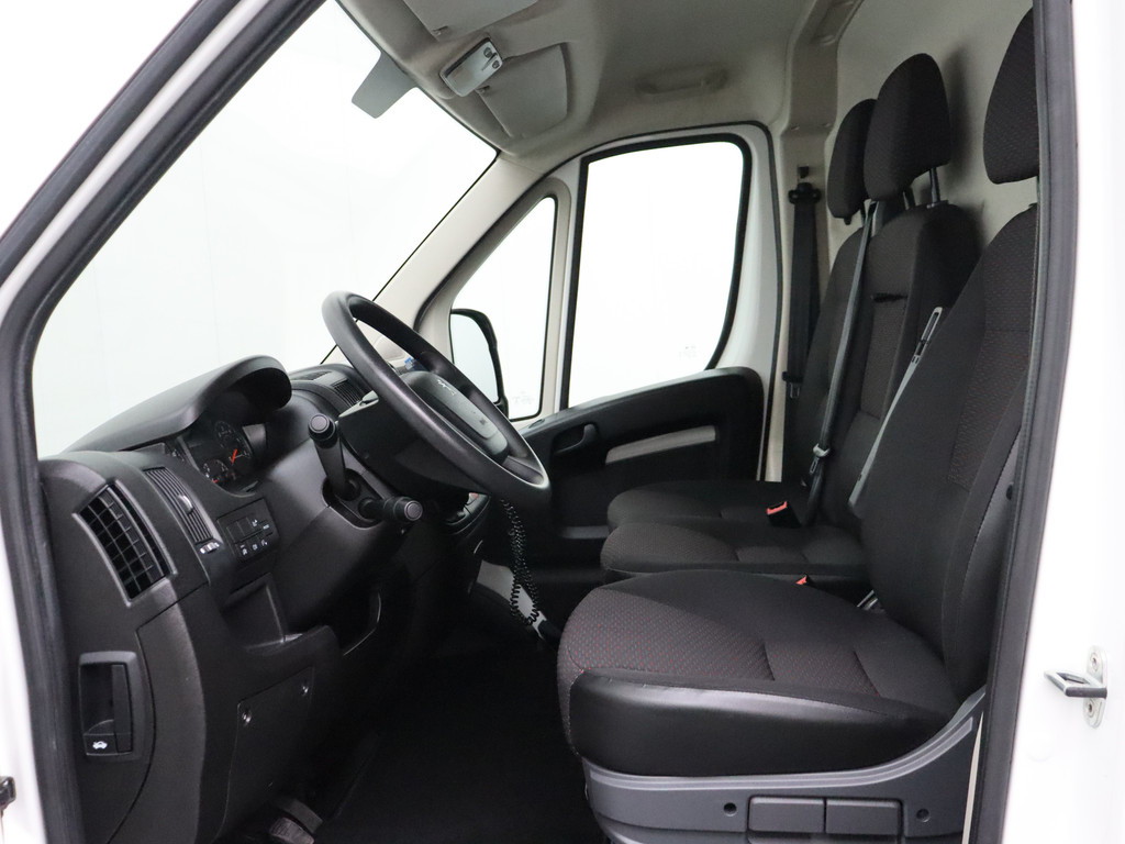 Peugeot Boxer 2.2BlueHDi 120PK L2H1 Premium | Camera | 3-Persoons | Betimmering | Cruise 19