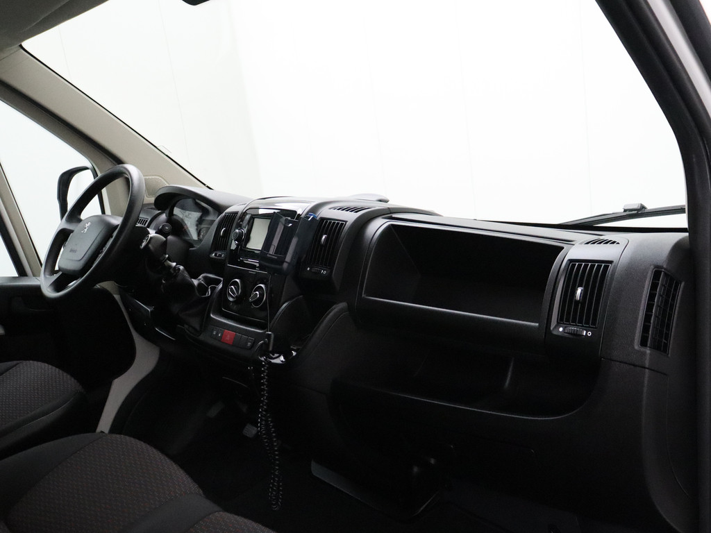 Peugeot Boxer 2.2BlueHDi 120PK L2H1 Premium | Camera | 3-Persoons | Betimmering | Cruise 20