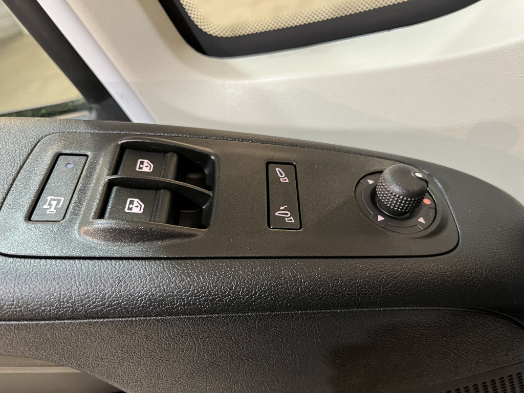 Peugeot Boxer 2.2 BlueHDi 120 PK L2H2 DC Dubbel Cabine / Euro 6 / Airco / CarPlay / Camera / Trekhaak / Cruise Control / 500 KM Z.G.A.N. !! 14