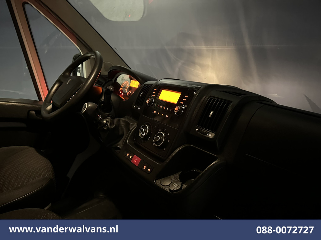 Peugeot Boxer 2.2 BlueHDi 141pk Bakwagen Laadklep Euro6 Airco | 955kg laadvermogen | Cruisecontrol Bijrijdersbank 13