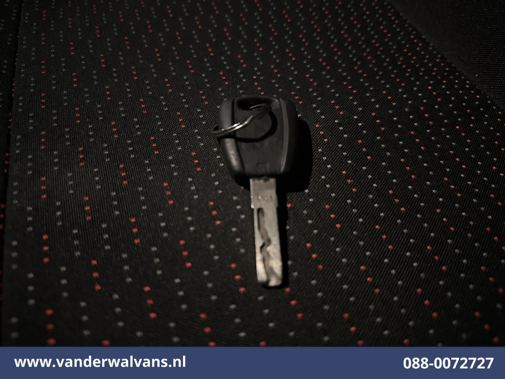 Peugeot Boxer 2.2 BlueHDi 141pk Bakwagen Laadklep Euro6 Airco | 955kg laadvermogen | Cruisecontrol Bijrijdersbank 18