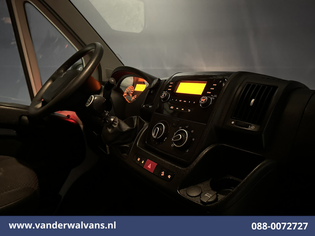 Peugeot Boxer 2.2 BlueHDi 141pk Bakwagen Laadklep Euro6 Airco | 985kg laadvermogen | Cruisecontrol Bijrijdersbank 13