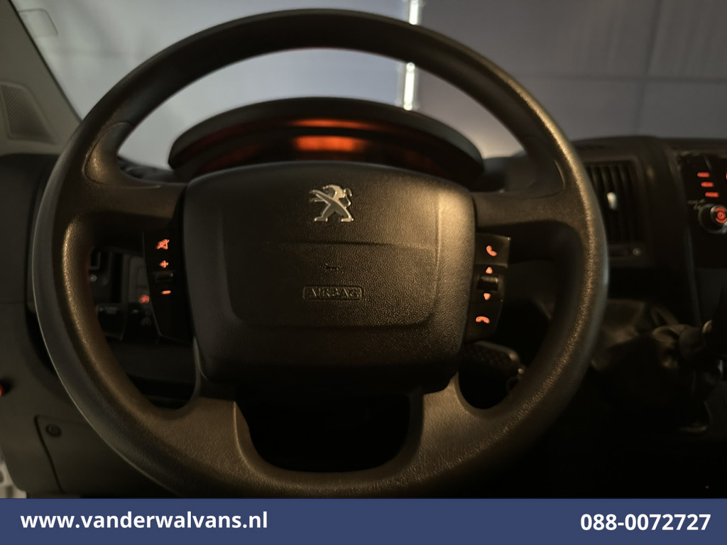 Peugeot Boxer 2.2 BlueHDi 141pk Bakwagen Laadklep Euro6 Airco | Cruisecontrol | 985kg laadvermogen Bijrijdersbank 15