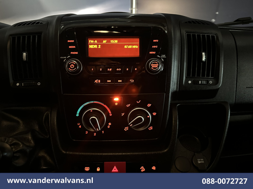 Peugeot Boxer 2.2 BlueHDi 141pk Bakwagen Laadklep Euro6 Airco | Cruisecontrol | 985kg laadvermogen Bijrijdersbank 16