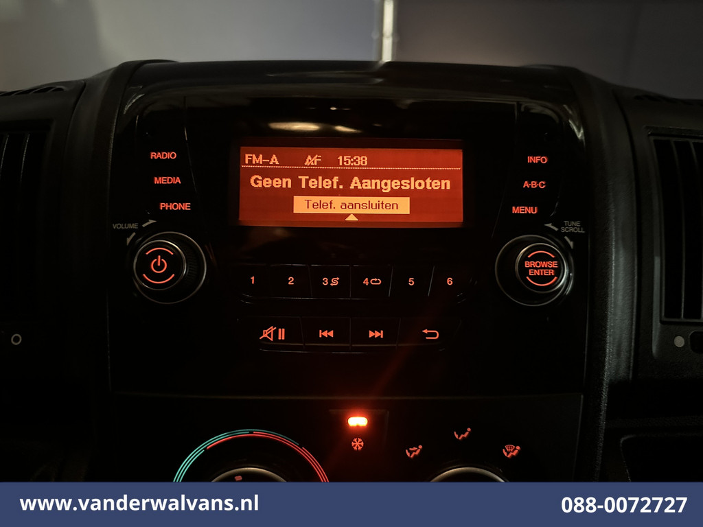 Peugeot Boxer 2.2 BlueHDi 141pk Bakwagen Laadklep Euro6 Airco | Cruisecontrol | 985kg laadvermogen Bijrijdersbank 17