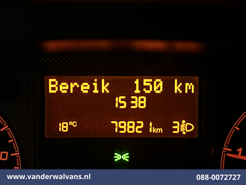 Peugeot Boxer 2.2 BlueHDi 141pk Bakwagen Laadklep Euro6 Airco | Cruisecontrol | 985kg laadvermogen Bijrijdersbank 20