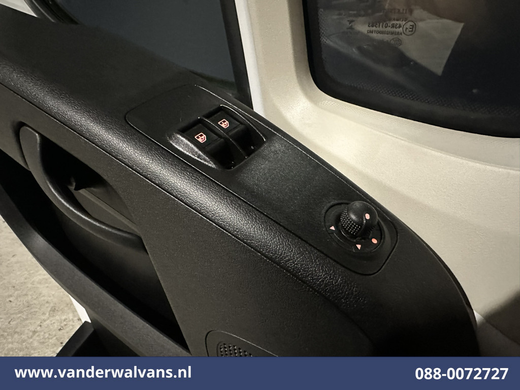 Peugeot Boxer 2.2 BlueHDi 141pk Bakwagen Laadklep Euro6 Airco | Cruisecontrol Bijrijdersbank 18