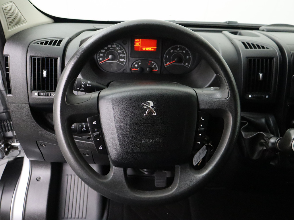 Peugeot Boxer 2.2BlueHDi 165PK L2H1 Zwaar | Leder | 3000Kg Trekhaak | Navigatie | Camera | Betimmering | Airco | Cruise 14