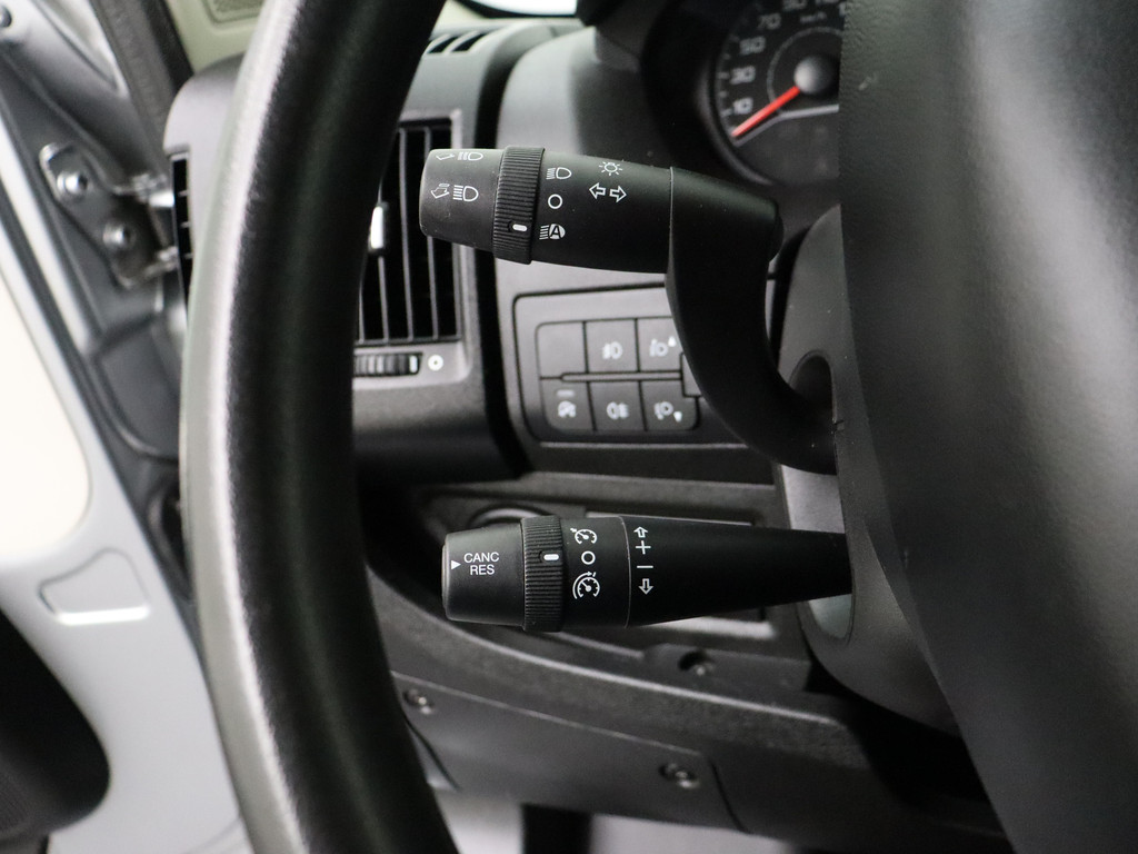 Peugeot Boxer 2.2BlueHDi 165PK L2H1 Zwaar | Leder | 3000Kg Trekhaak | Navigatie | Camera | Betimmering | Airco | Cruise 15