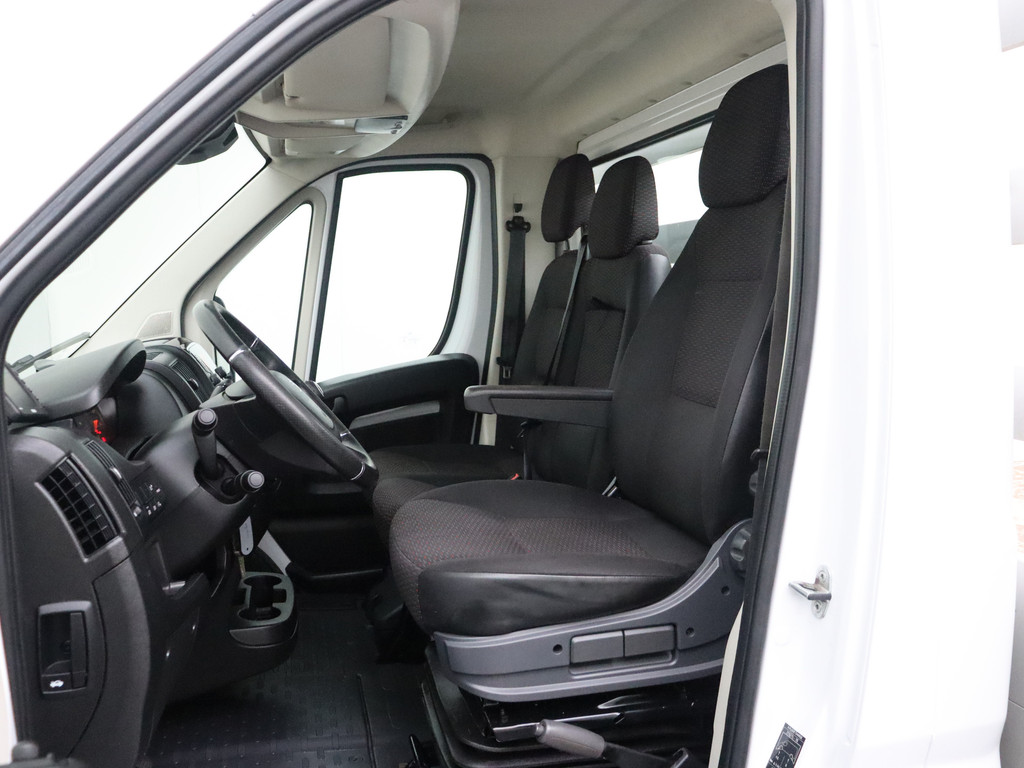 Peugeot Boxer 2.2BlueHDi 165pk Open Laadbak 4.20 Meter | Airco | Camera | 3-Persoons | 3000Kg Trekhaak 18