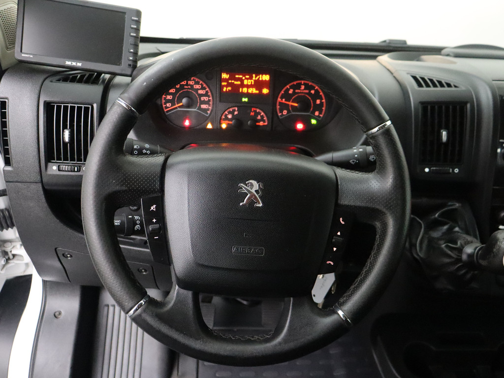 Peugeot Boxer 2.2BlueHDi 165pk Open Laadbak 4.20 Meter | Airco | Camera | 3-Persoons | 3000Kg Trekhaak 9