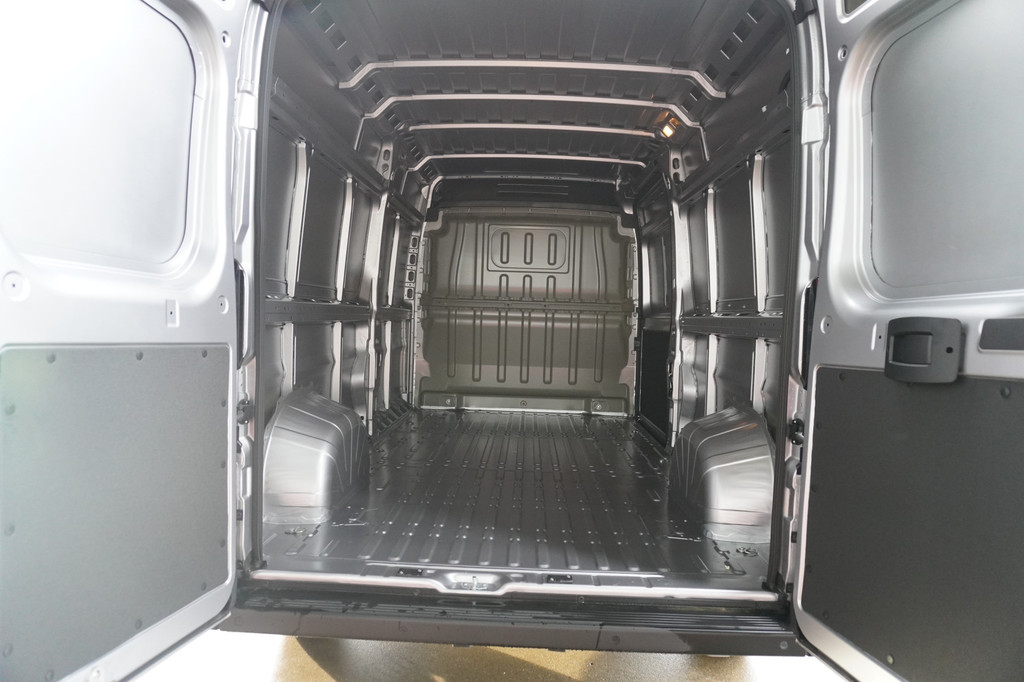 Peugeot Boxer 2.2 BlueHDi 180PK S&S L3H2 3.5t Zwaar Automaat nr. V039 | Airco | Cruise | Navi | Camera 11