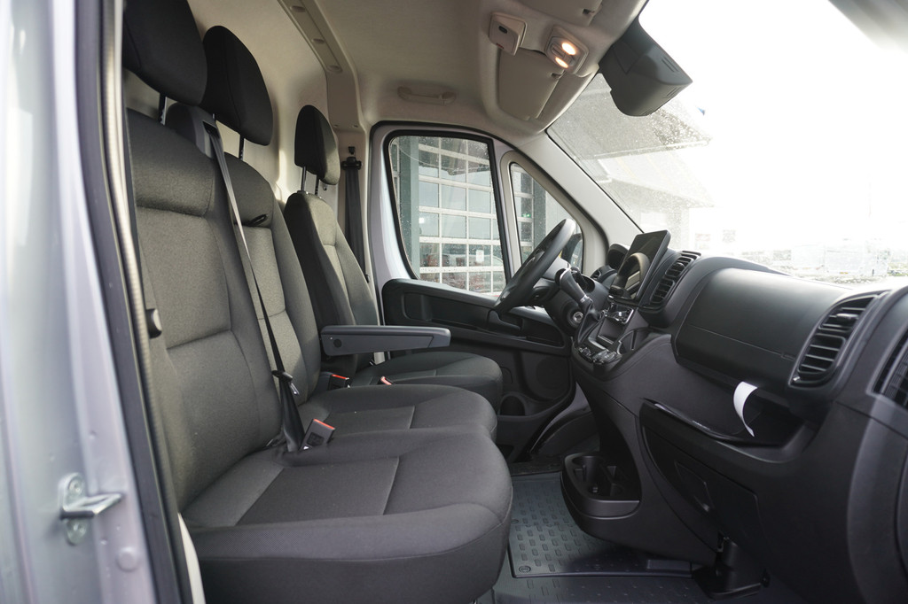 Peugeot Boxer 2.2 BlueHDi 180PK S&S L3H2 3.5t Zwaar Automaat nr. V039 | Airco | Cruise | Navi | Camera 12