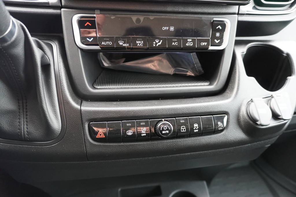 Peugeot Boxer 2.2 BlueHDi 180PK S&S L3H2 3.5t Zwaar Automaat nr. V039 | Airco | Cruise | Navi | Camera 20