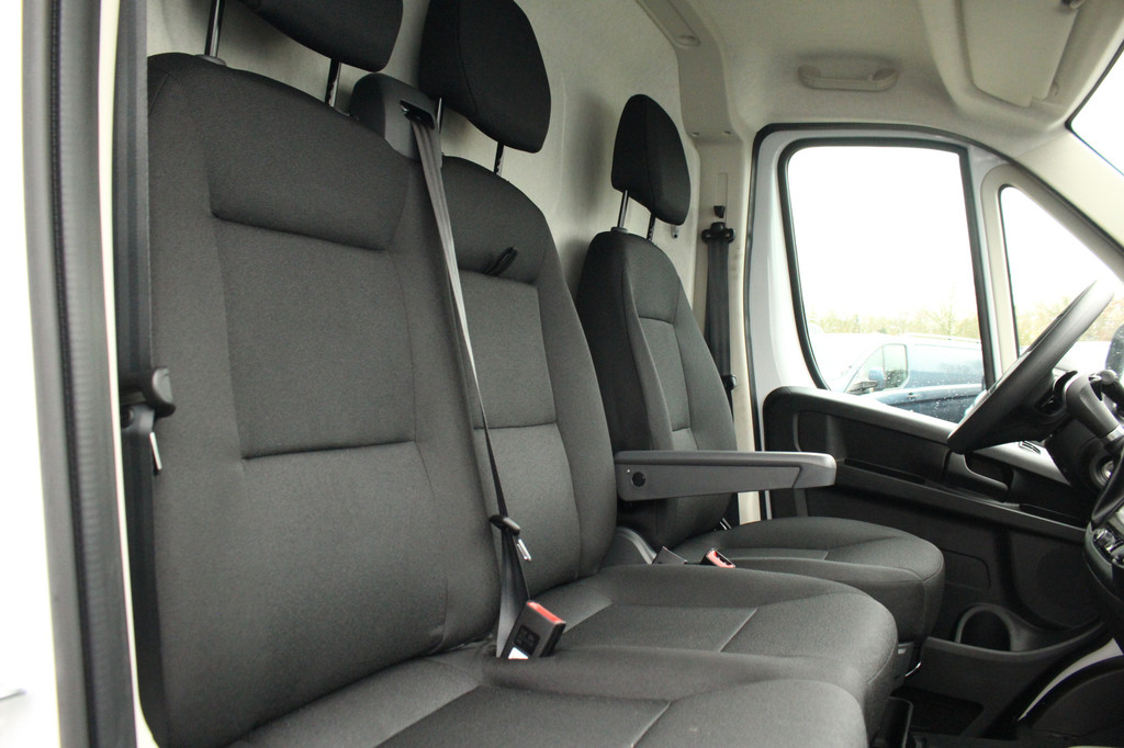 Peugeot Boxer 2.2BlueHDi 180pk S&S | L3H2 3.5t | Automaat | Carplay/Android | Camera | Cruise | Lease 645,- p/m 16