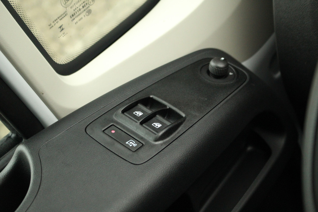 Peugeot Boxer 2.2BlueHDi 180pk S&S | L3H2 3.5t | Automaat | Carplay/Android | Camera | Cruise | Lease 645,- p/m 18