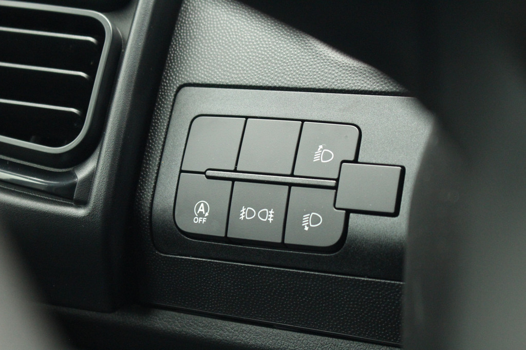 Peugeot Boxer 2.2BlueHDi 180pk S&S | L3H2 3.5t | Automaat | Carplay/Android | Camera | Cruise | Lease 645,- p/m 19