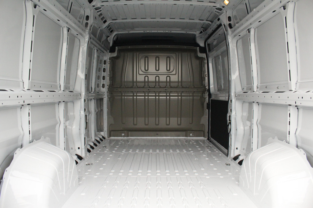 Peugeot Boxer 2.2BlueHDi 180pk S&S | L3H2 3.5t | Automaat | Carplay/Android | Camera | Cruise | Lease 645,- p/m 9