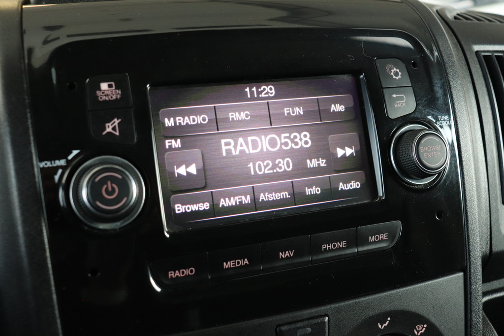 Peugeot Boxer 2.2 BlueHDi L2H2 140PK - EURO 6 - Airco - Navi - Cruise - Camera - ⬠13.900,- Excl. 11