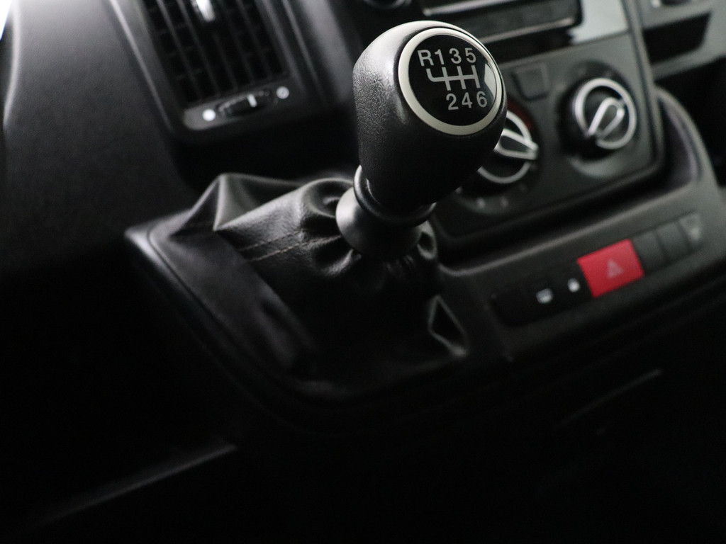 Peugeot Boxer 2.2HDI 140PK L2H2 | Airco | Cruise | Multimedia | 3-Persoons | Betimmering 15