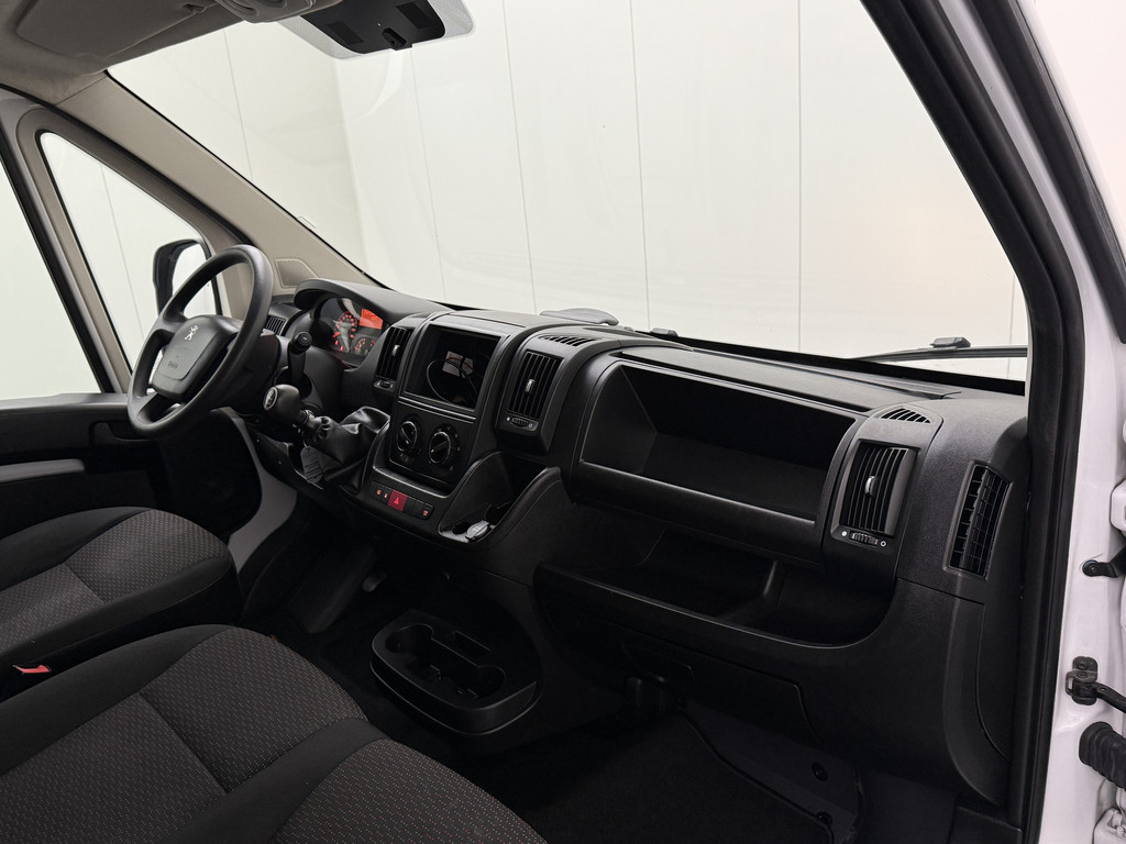 Peugeot Boxer 2.2HDi 140PK L3H2 Imperiaal | Betimmering | 3-Persoons 19