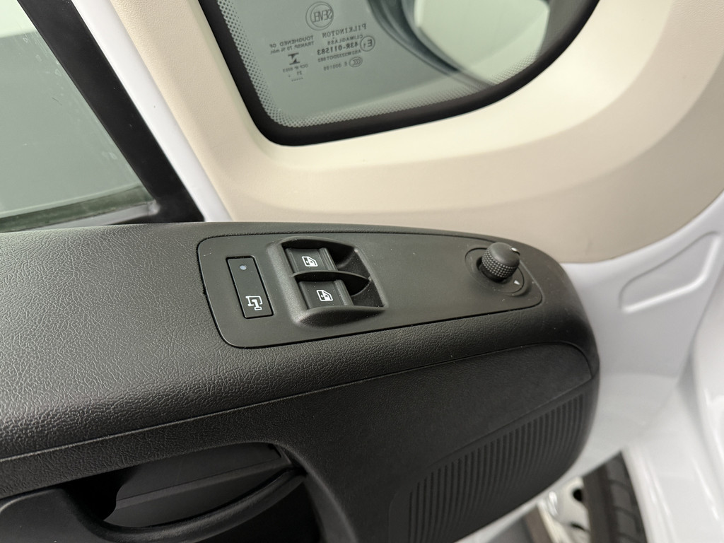 Peugeot Boxer 2.2HDi 140PK L3H2 Imperiaal | Betimmering | 3-Persoons 8