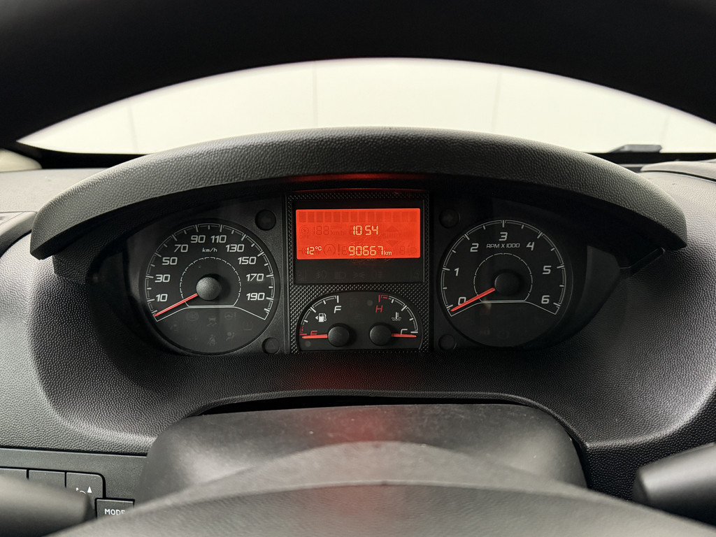 Peugeot Boxer 2.2HDi 140PK L3H2 Imperiaal | Betimmering | 3-Persoons 9