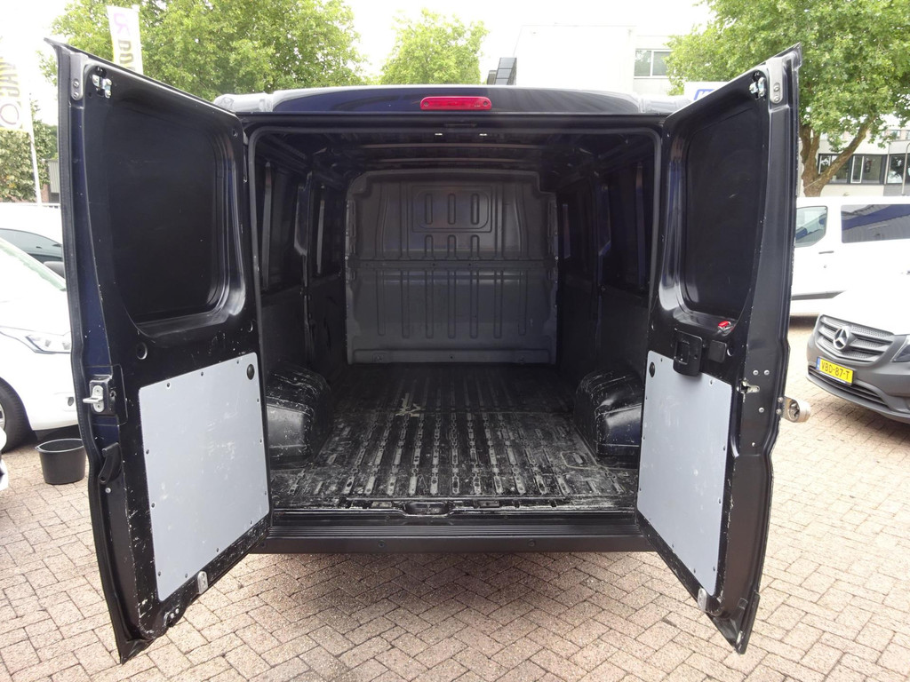 Peugeot Boxer 330 2.0 BlueHDI L2H1 Premium 10