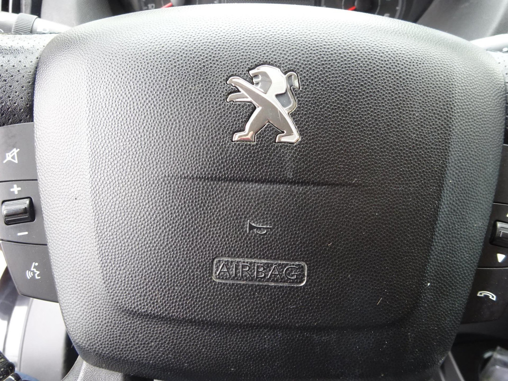 Peugeot Boxer 330 2.0 BlueHDI L2H1 Premium 15