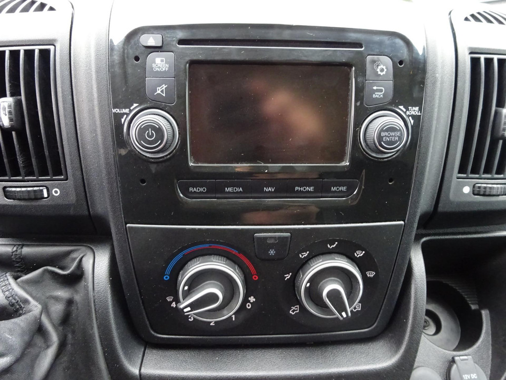 Peugeot Boxer 330 2.0 BlueHDI L2H1 Premium 17