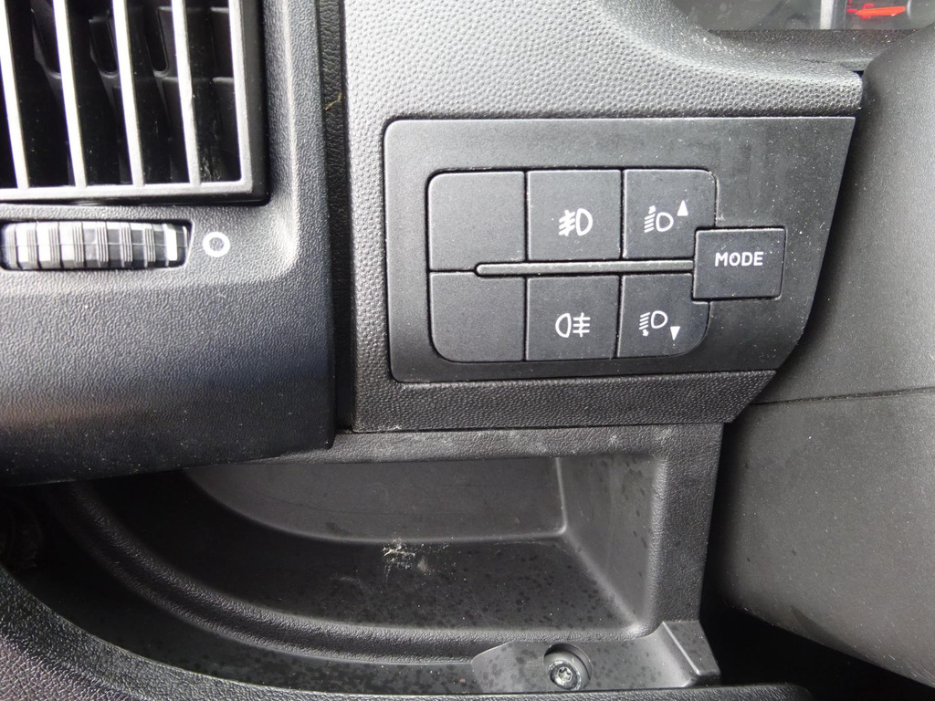 Peugeot Boxer 330 2.0 BlueHDI L2H1 Premium 20