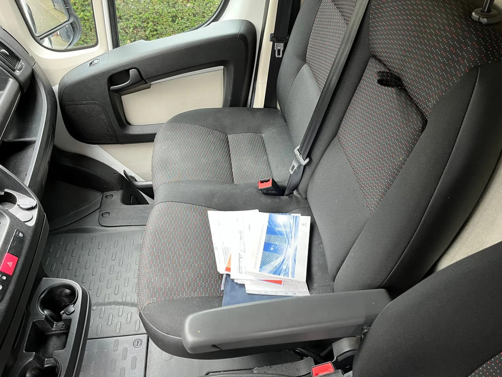 Peugeot Boxer 330 2.0 BlueHDI L2H1 Pro 10