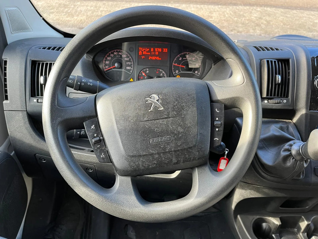 Peugeot Boxer 330 2.0 BlueHDI L2H1 Pro 14