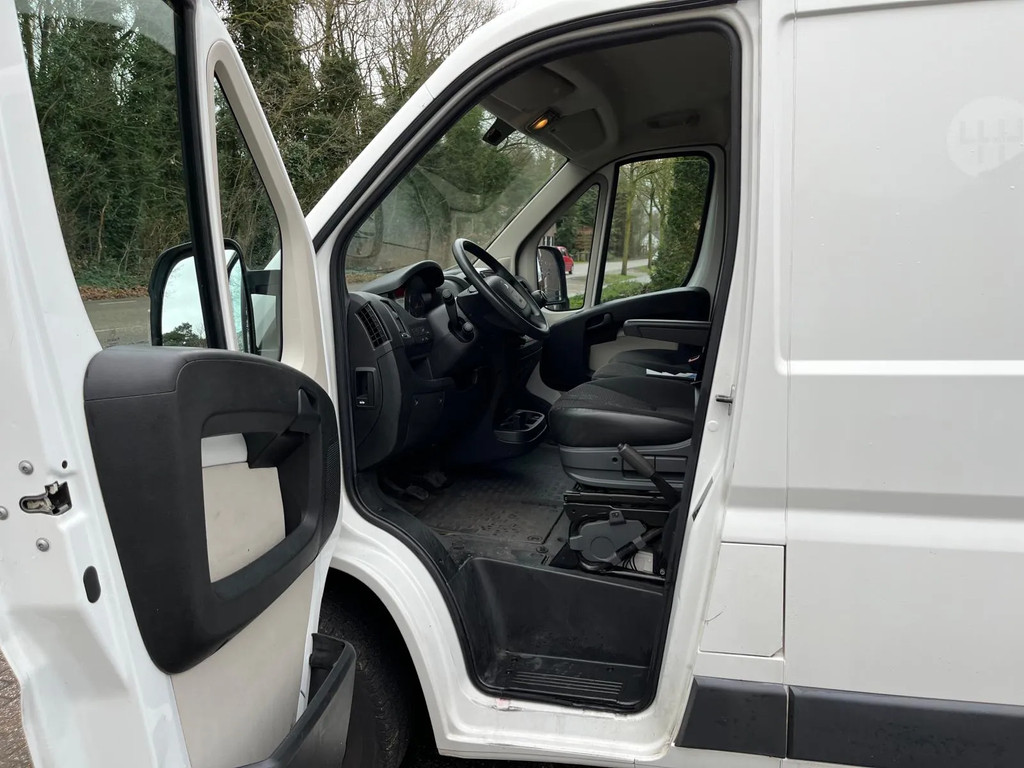 Peugeot Boxer 330 2.0 BlueHDI L2H1 Pro 7