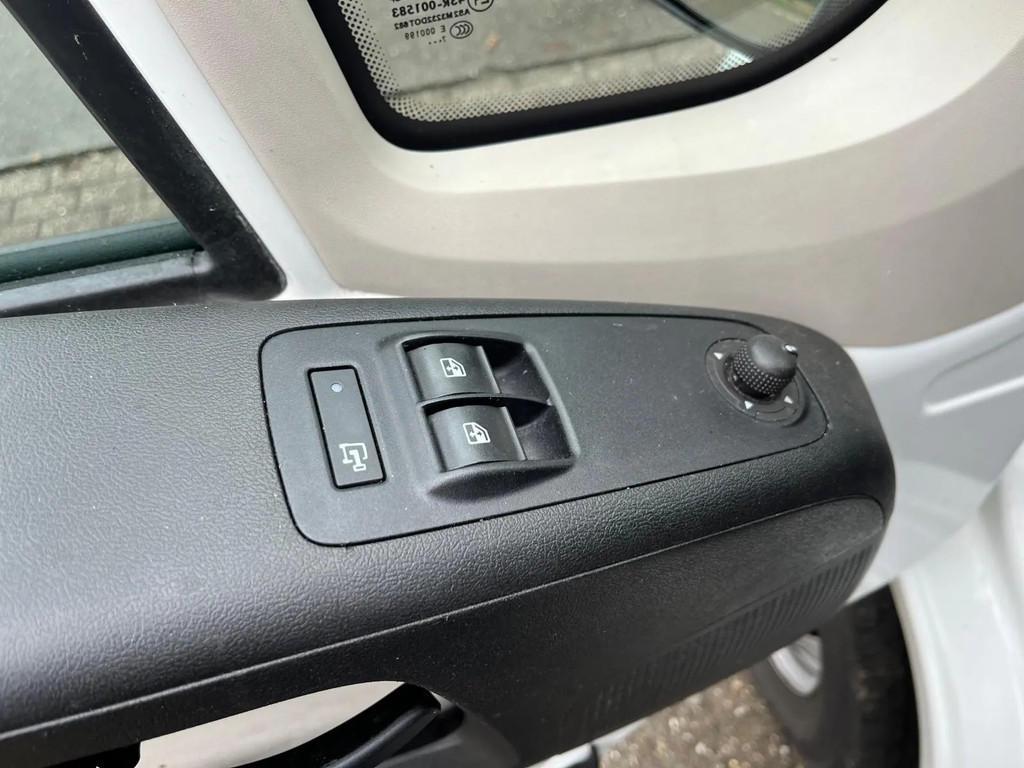 Peugeot Boxer 330 2.0 BlueHDI L2H1 Pro 8