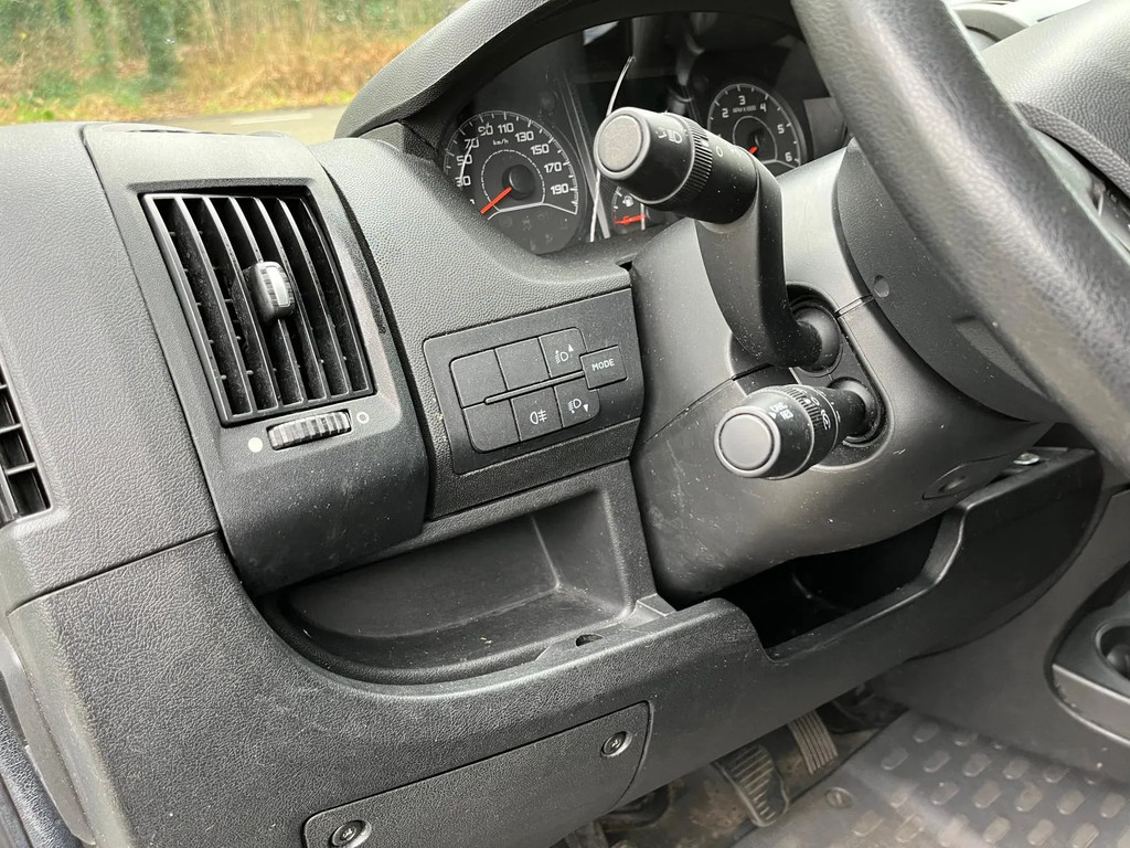 Peugeot Boxer 330 2.0 BlueHDI L2H1 Pro 9