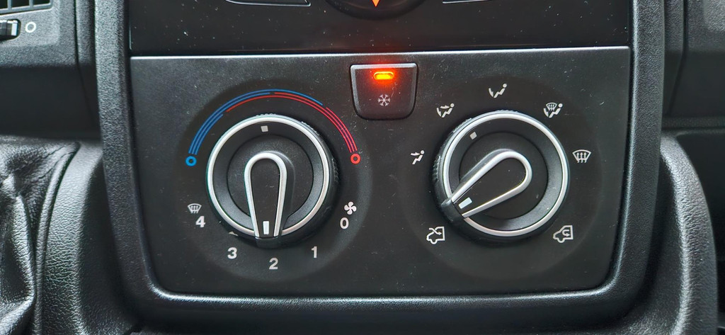 Peugeot Boxer 330 2.2 HDI L1H1 Profit+ Trekhaak! Airco! Cruise Control! Nette Bus! 3-Zitplaatsen! NAP! 110PK! 14