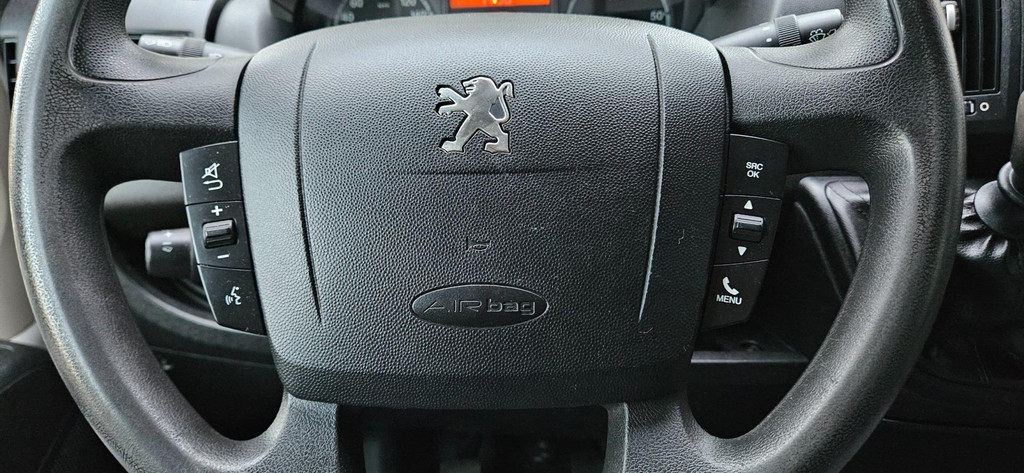 Peugeot Boxer 330 2.2 HDI L1H1 Profit+ Trekhaak! Airco! Cruise Control! Nette Bus! 3-Zitplaatsen! NAP! 110PK! 17