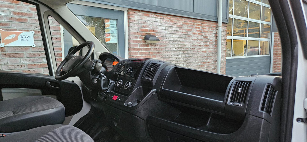 Peugeot Boxer 330 2.2 HDI L1H1 Profit+ Trekhaak! Airco! Cruise Control! Nette Bus! 3-Zitplaatsen! NAP! 110PK! 20