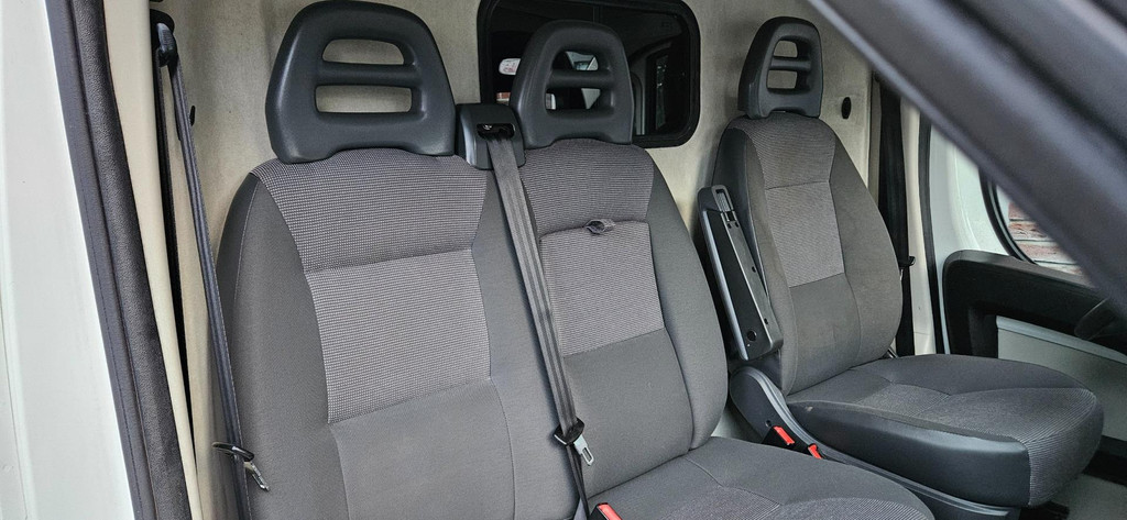 Peugeot Boxer 330 2.2 HDI L1H1 Profit+ Trekhaak! Airco! Cruise Control! Nette Bus! 3-Zitplaatsen! NAP! 110PK! 21