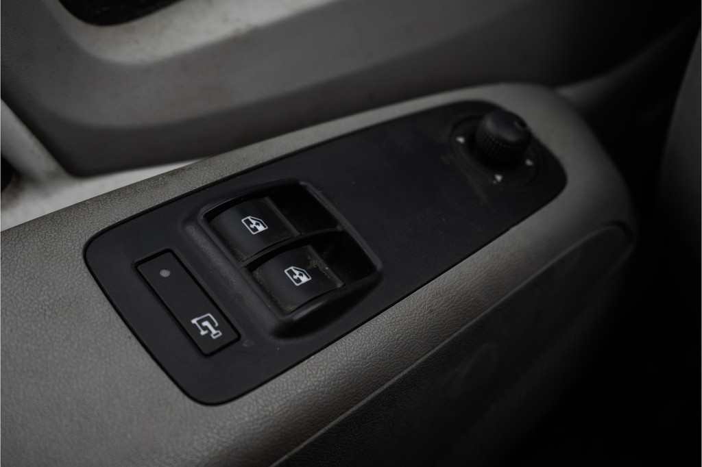 Peugeot Boxer 330 HDI | L2H1 | Cruise | Airco | PDC 21