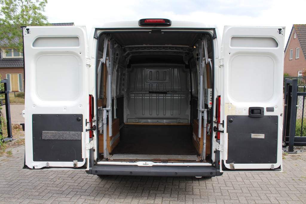 Peugeot Boxer 33 2.0 BlueHDI 130PK Euro6 L3H2 Premium Pack â Easy loader laadklep â 3-zits â nette bus 10