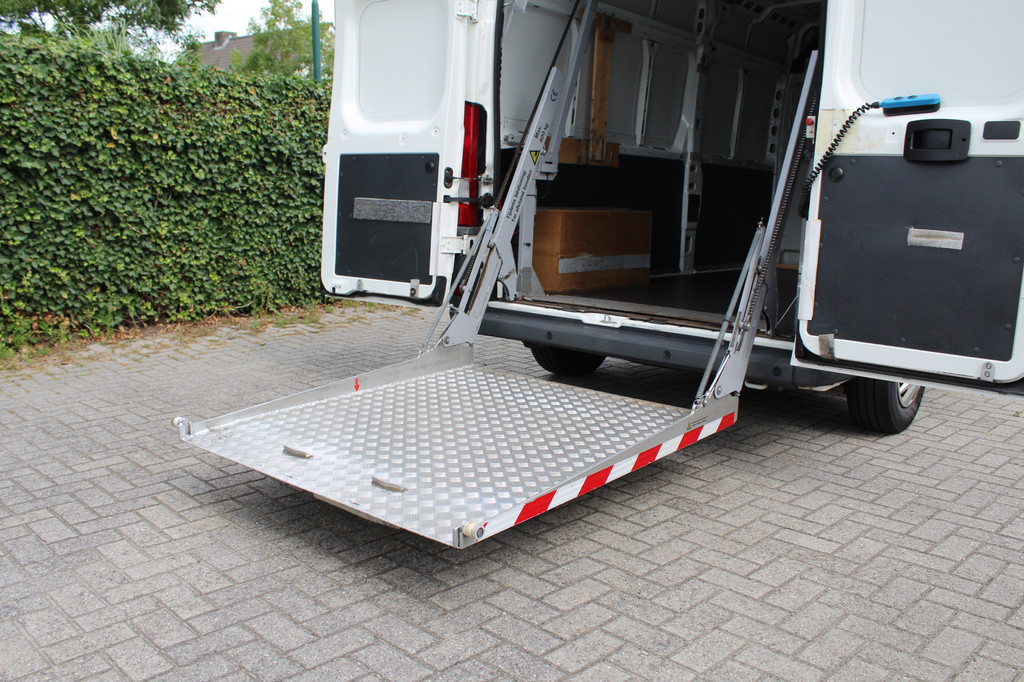 Peugeot Boxer 33 2.0 BlueHDI 130PK Euro6 L3H2 Premium Pack â Easy loader laadklep â 3-zits â nette bus 13