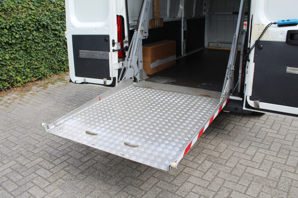 Peugeot Boxer 33 2.0 BlueHDI 130PK Euro6 L3H2 Premium Pack â Easy loader laadklep â 3-zits â nette bus 14